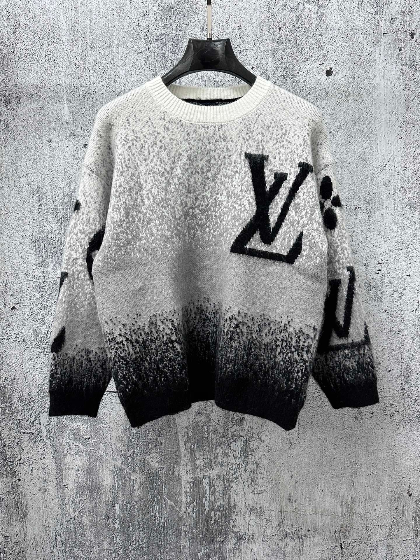 L X V Sweater 2025
