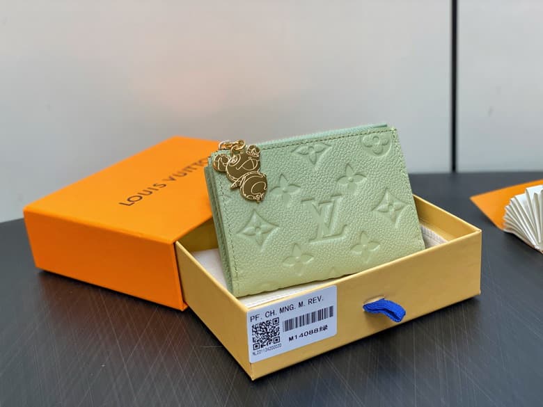 L X V CARD HOLDER/Wallets(Multiple sizes/colors)