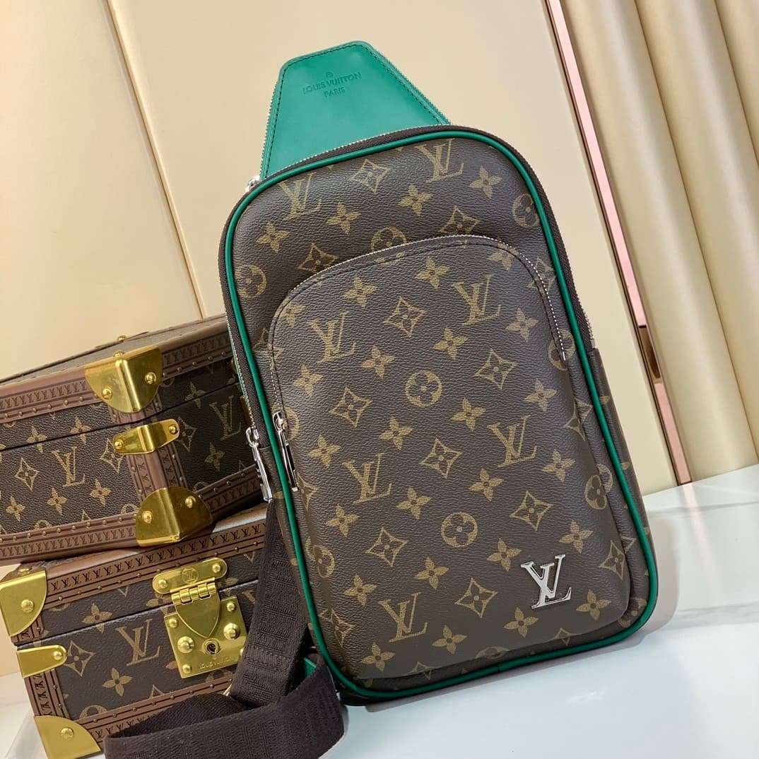 L X V AVENUE NM Shoulder bag 20*31*7cm(Multiple colors)