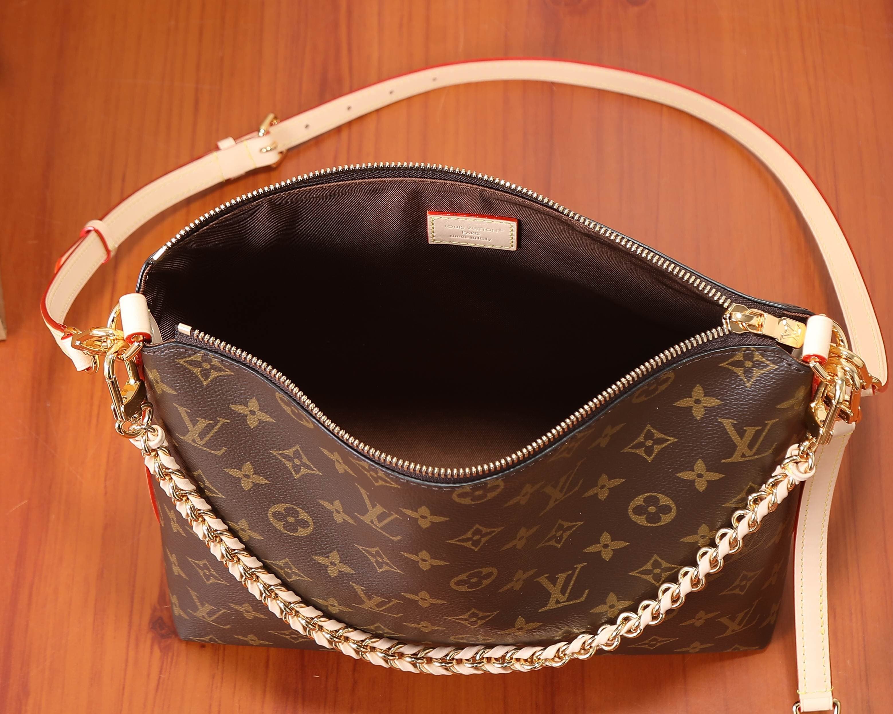 L X V MULTIPASS Shoulder bag 30x26x10cm