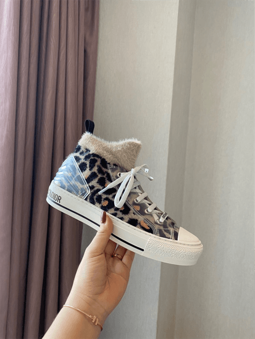 DR Sneaker