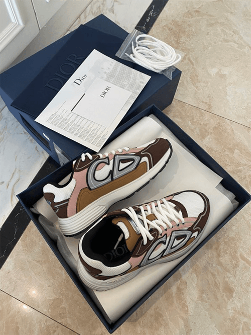 DR B30 Sneakers