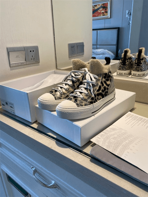 DR Sneaker