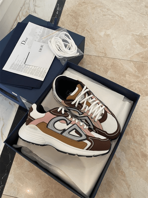 DR B30 Sneakers