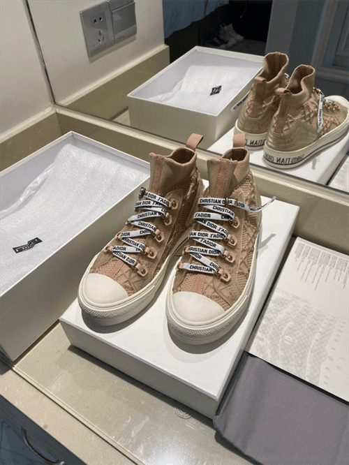 DR Sneaker