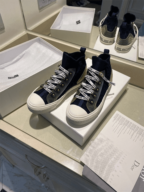 DR Sneaker