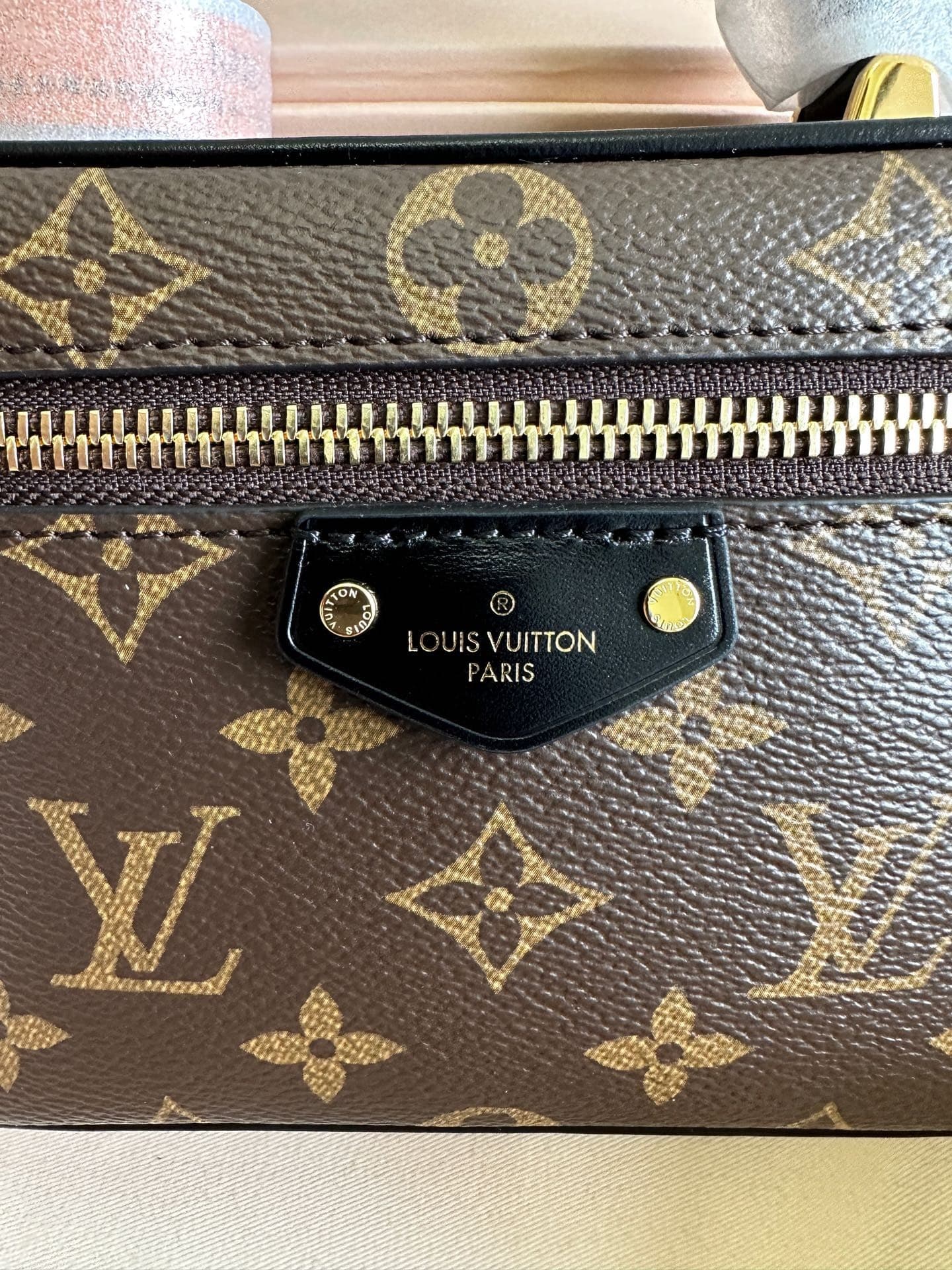 L X V VANITY CHAIN POUCH Bags M47125 11.5x6.5x19cm