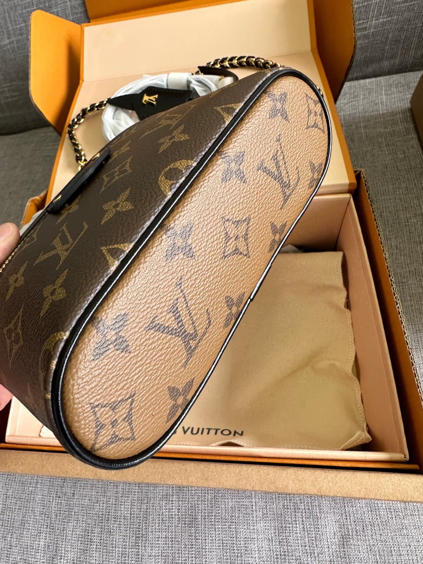 L X V VANITY CHAIN POUCH Bags M47125 11.5x6.5x19cm