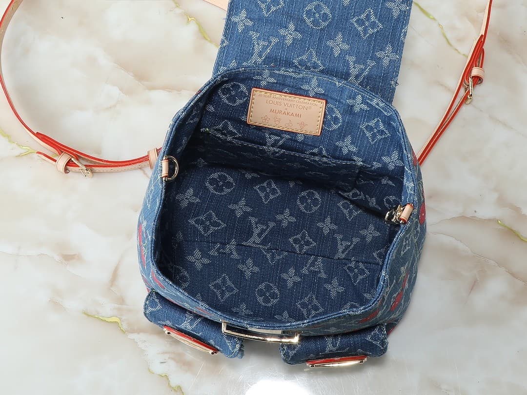 L X V x TM VENICE NM Backpack M13679 24x26x7cm(Multiple colors)