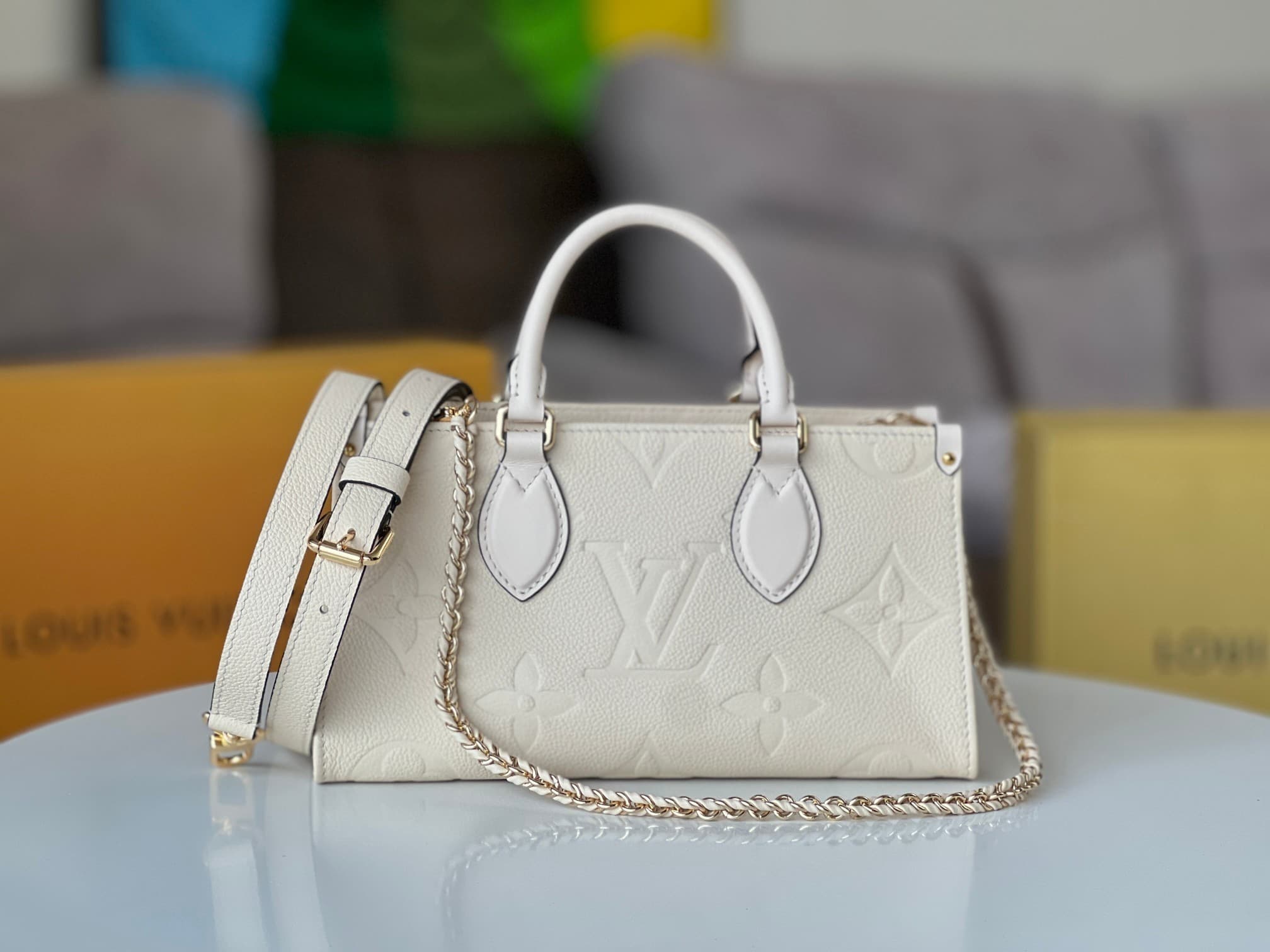 L X V ONTHEGO EAST WEST Bag M23641 25x13x10cm(Multiple colors)