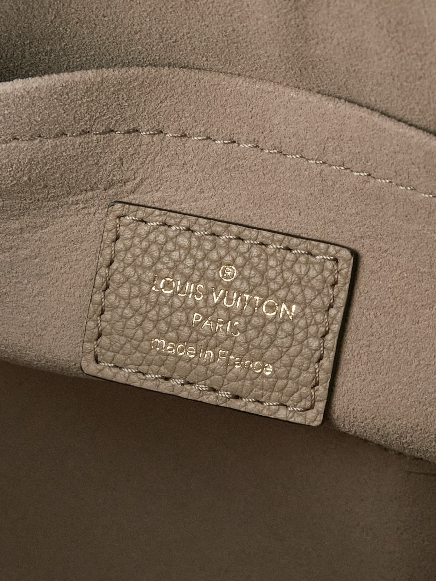 L X V ONTHEGO EAST WEST Bag M23641 25x13x10cm(Multiple colors)