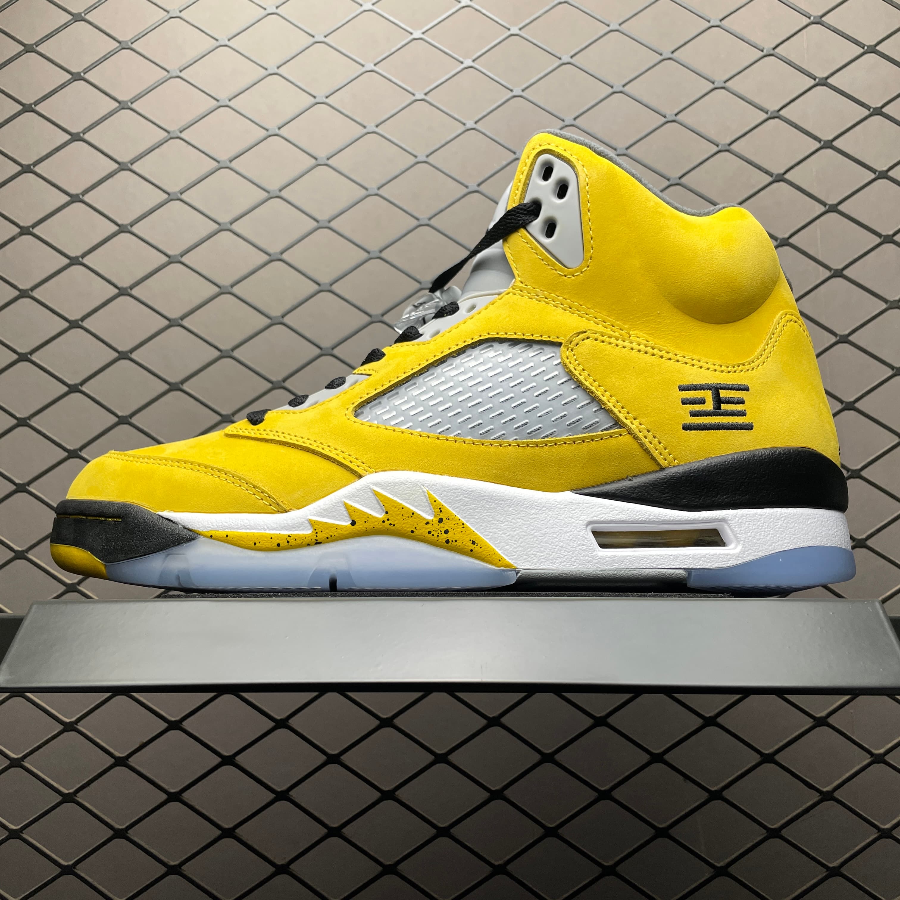 JRD5 Retro TOKYO 2025 IO3372-700