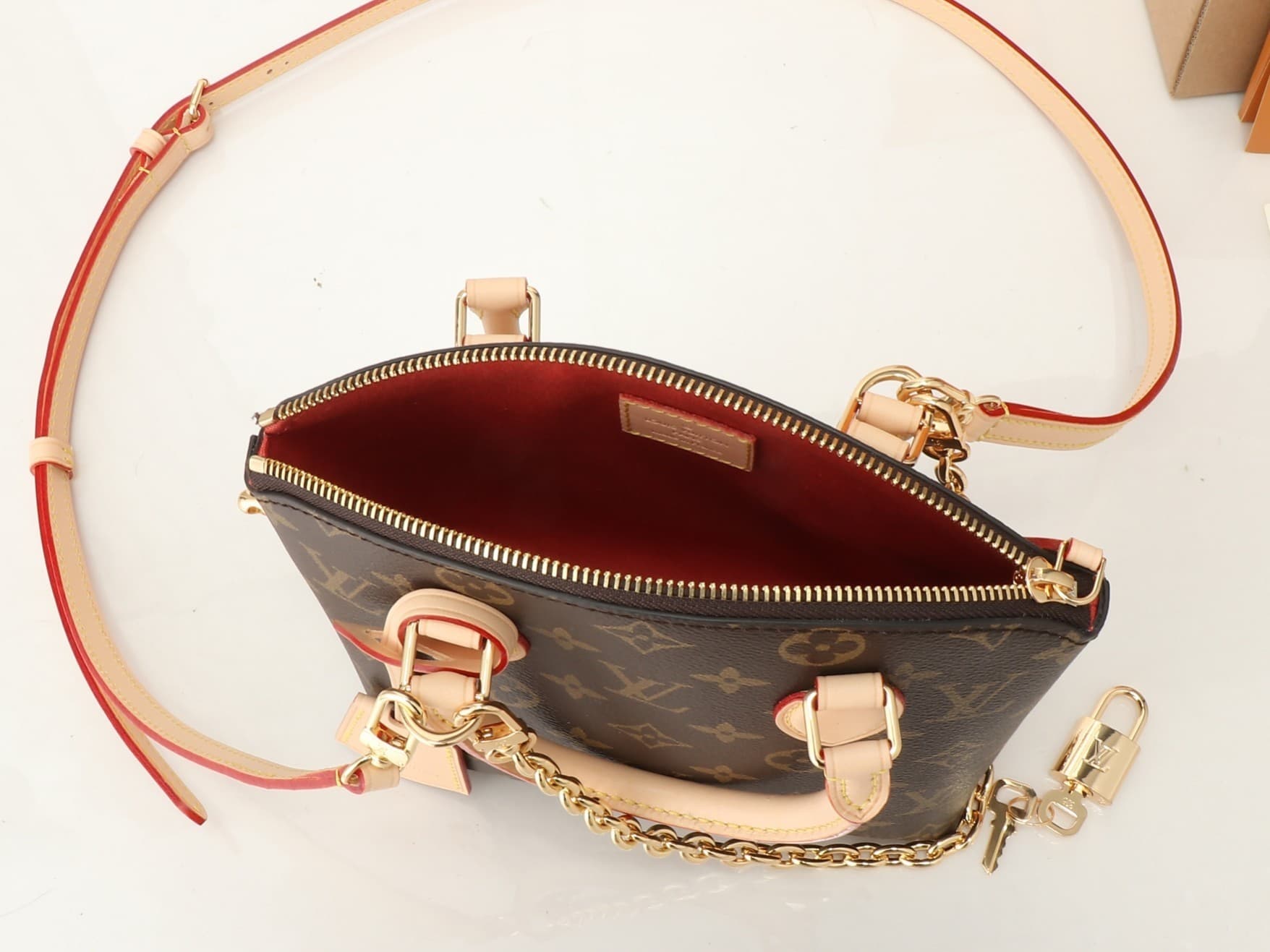 L X V LOCKIT BB Bag M12019 15x19x7cm