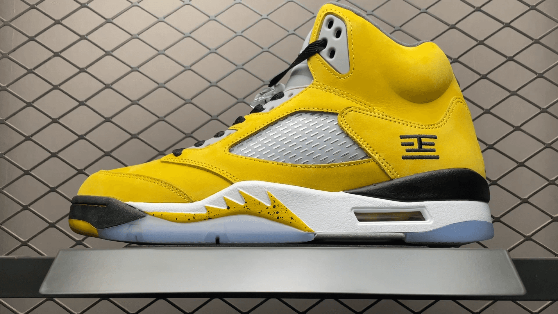 JRD5 Retro TOKYO 2025 IO3372-700