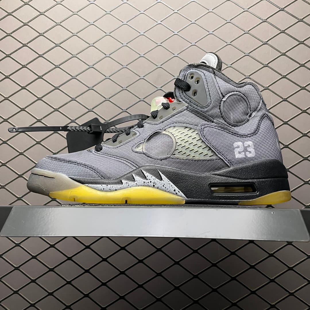 JRD5 OW Black CT8480-001
