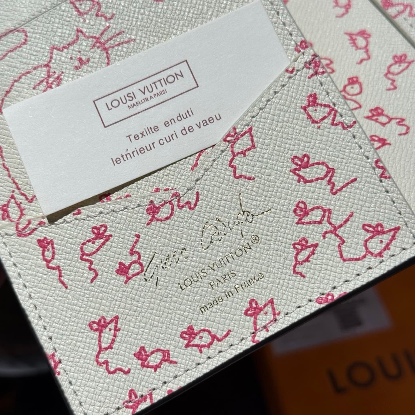 L X V Passport holder 10x14x2.5cm