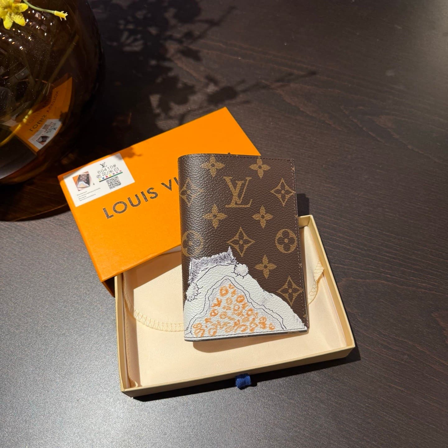 L X V Passport holder 10x14x2.5cm