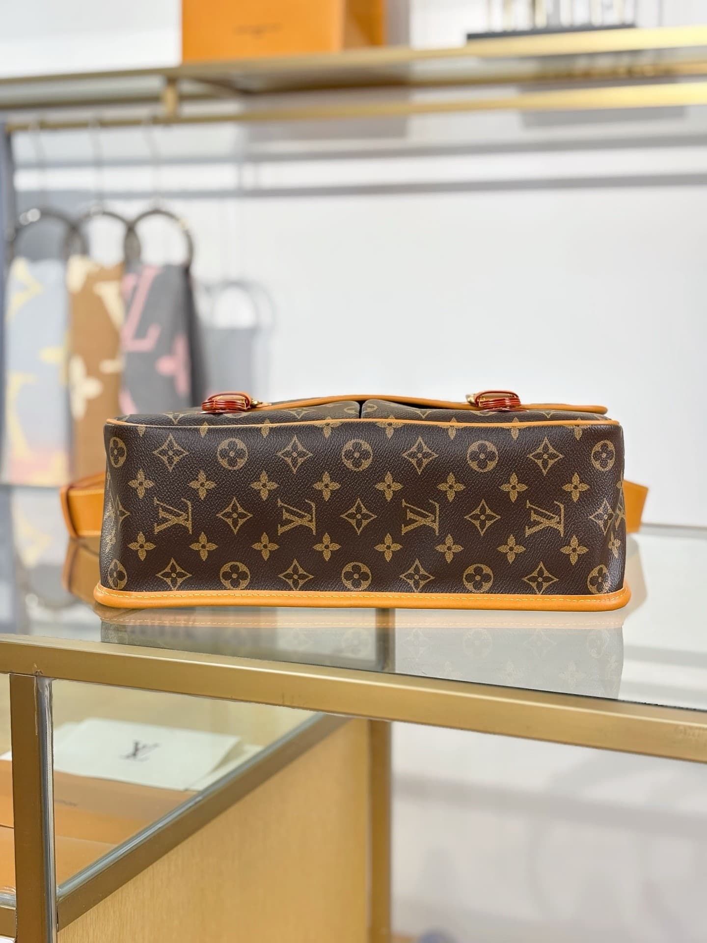 L X V SATCHEL Messenger Bags M14723 35.5x24x12cm