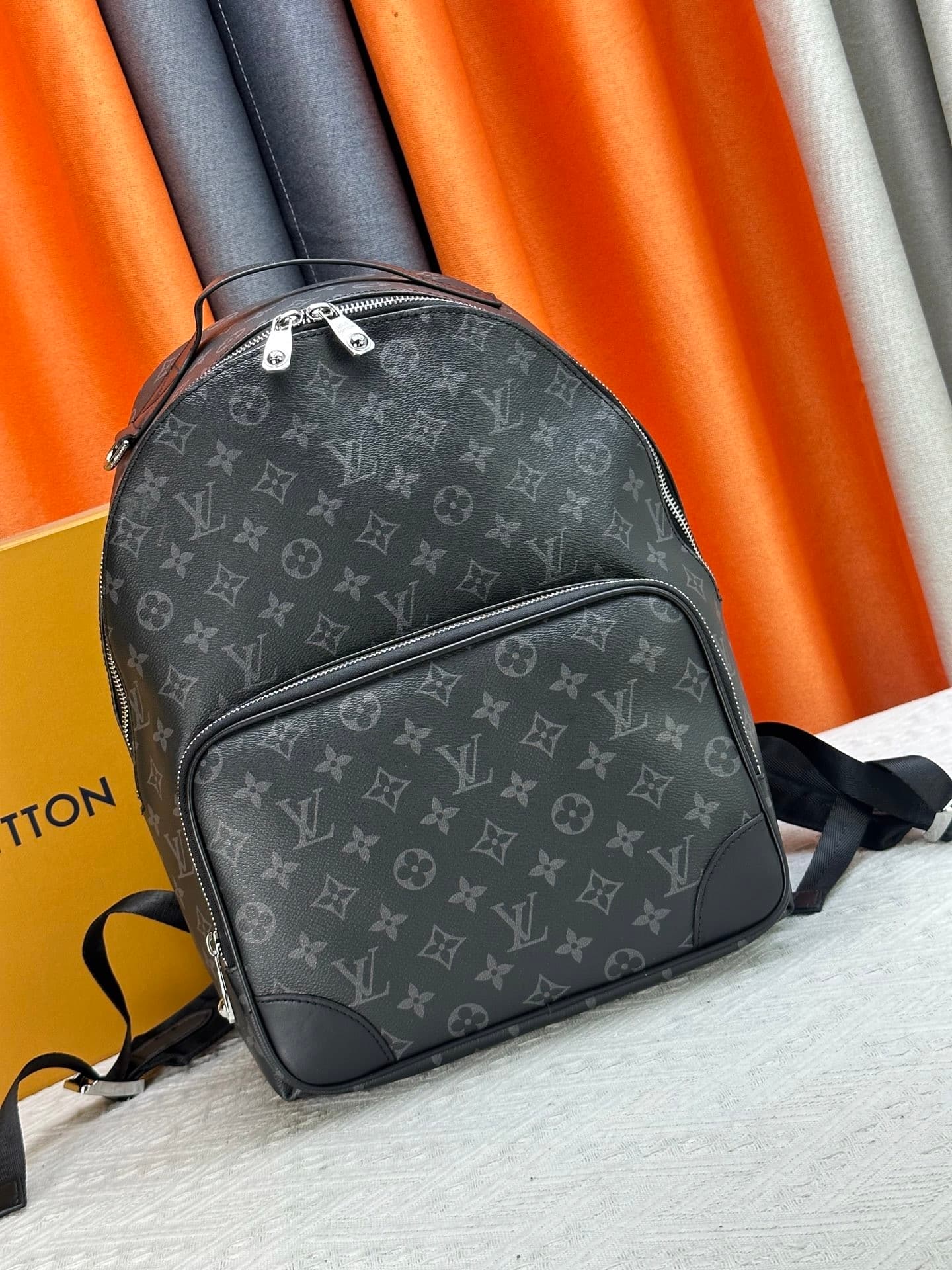 L X V DISCOVERY CARGO Backpack 30x39x19cm