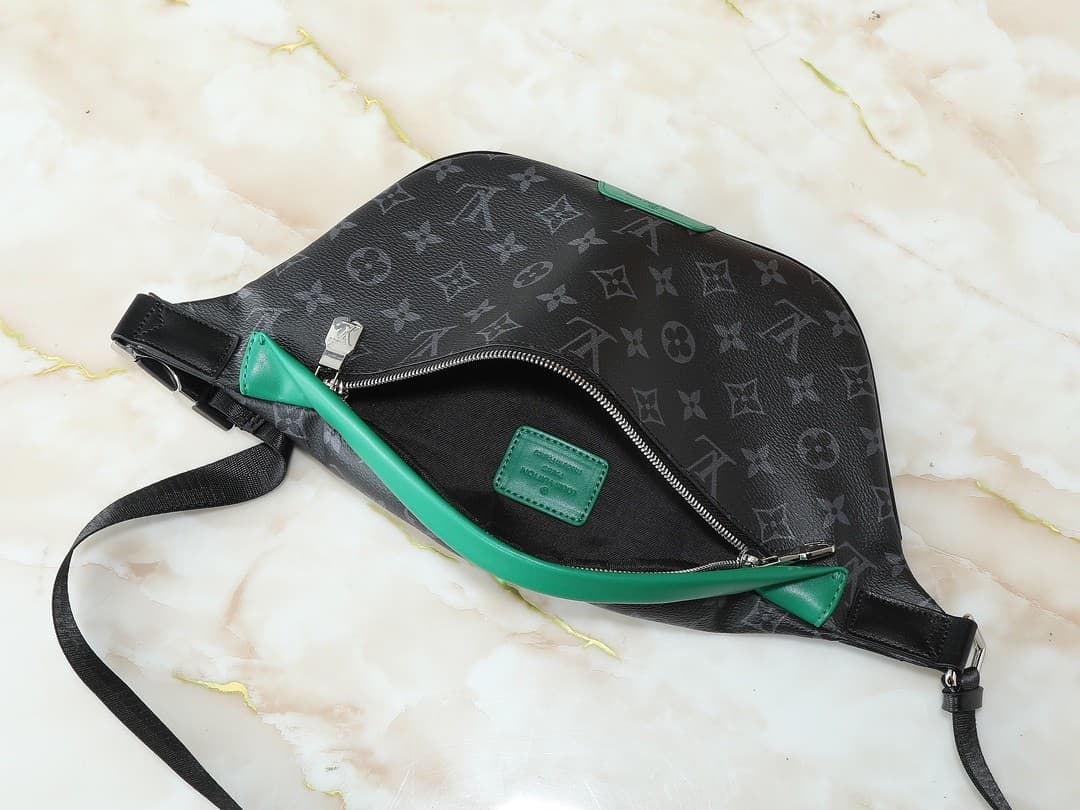 L X V DISCOVERY Pockets M25924 44x15x9cm