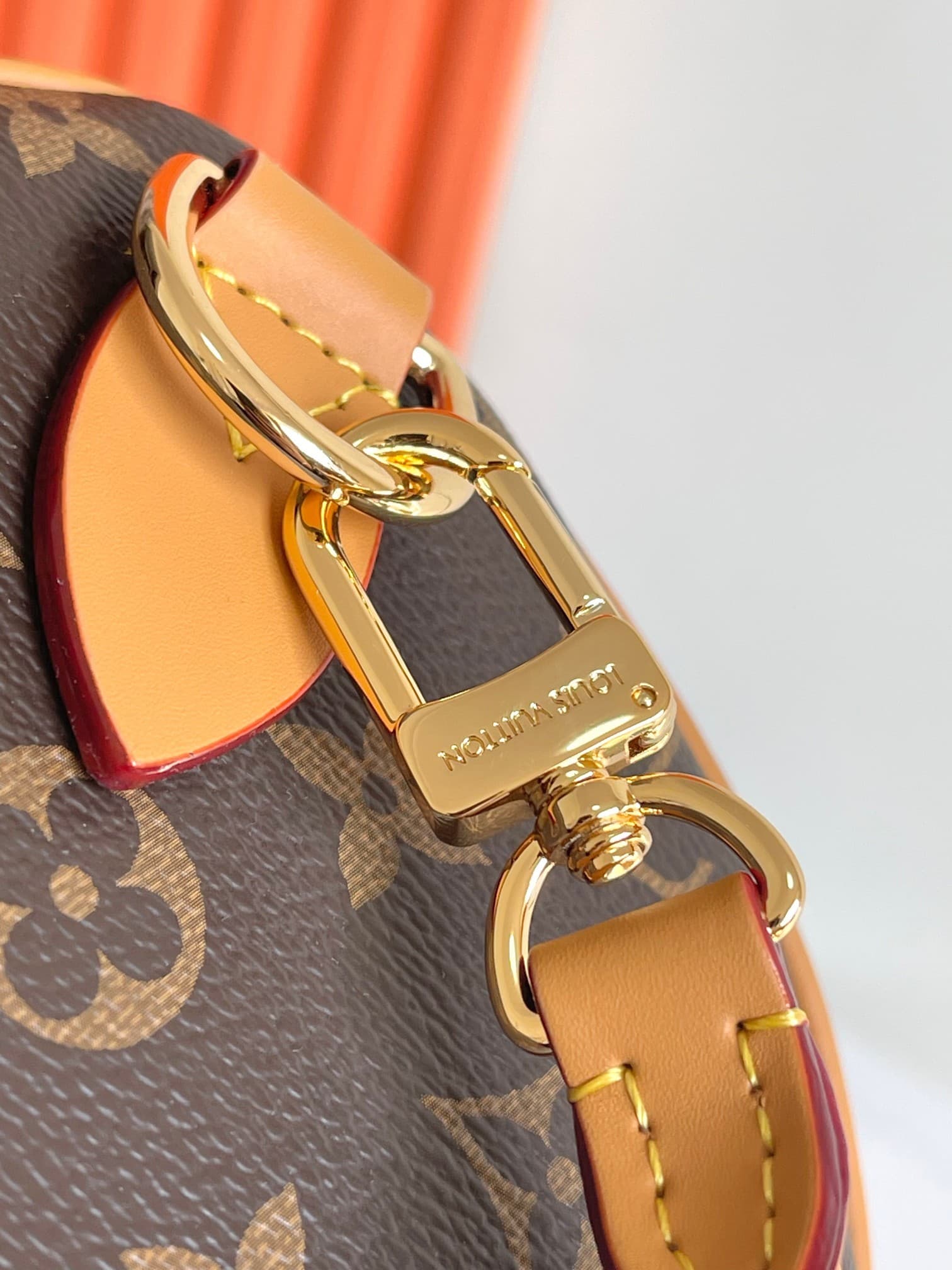 L X V Speedy soft M11945 21x17x30cm