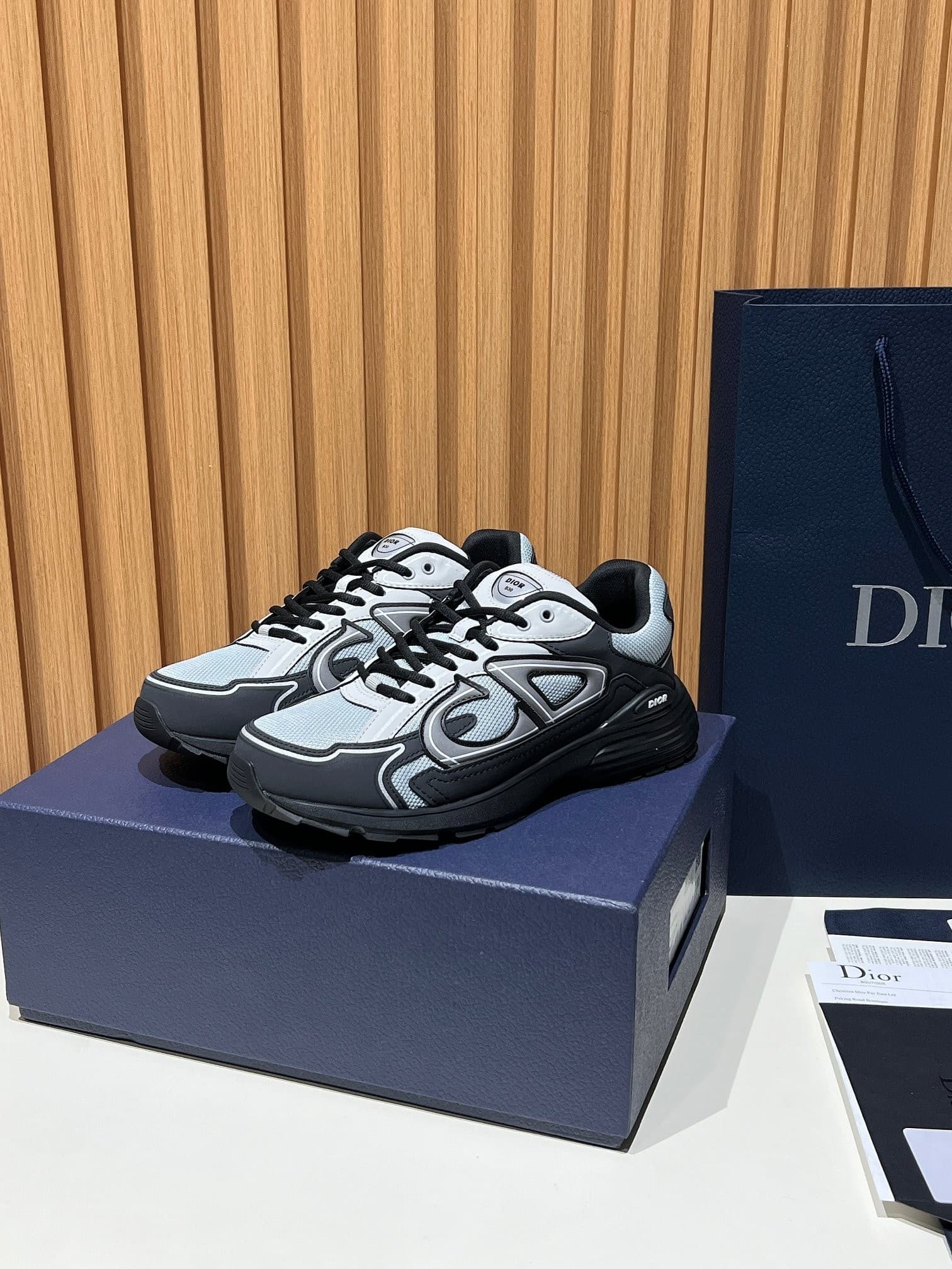 DR B30 sneaker