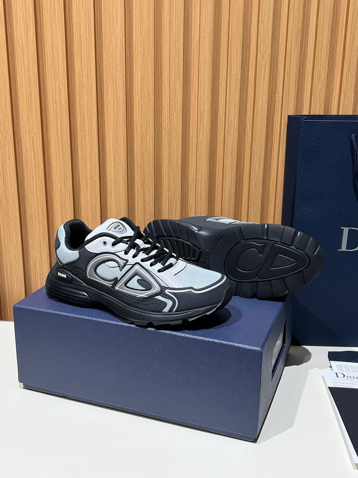 DR B30 sneaker