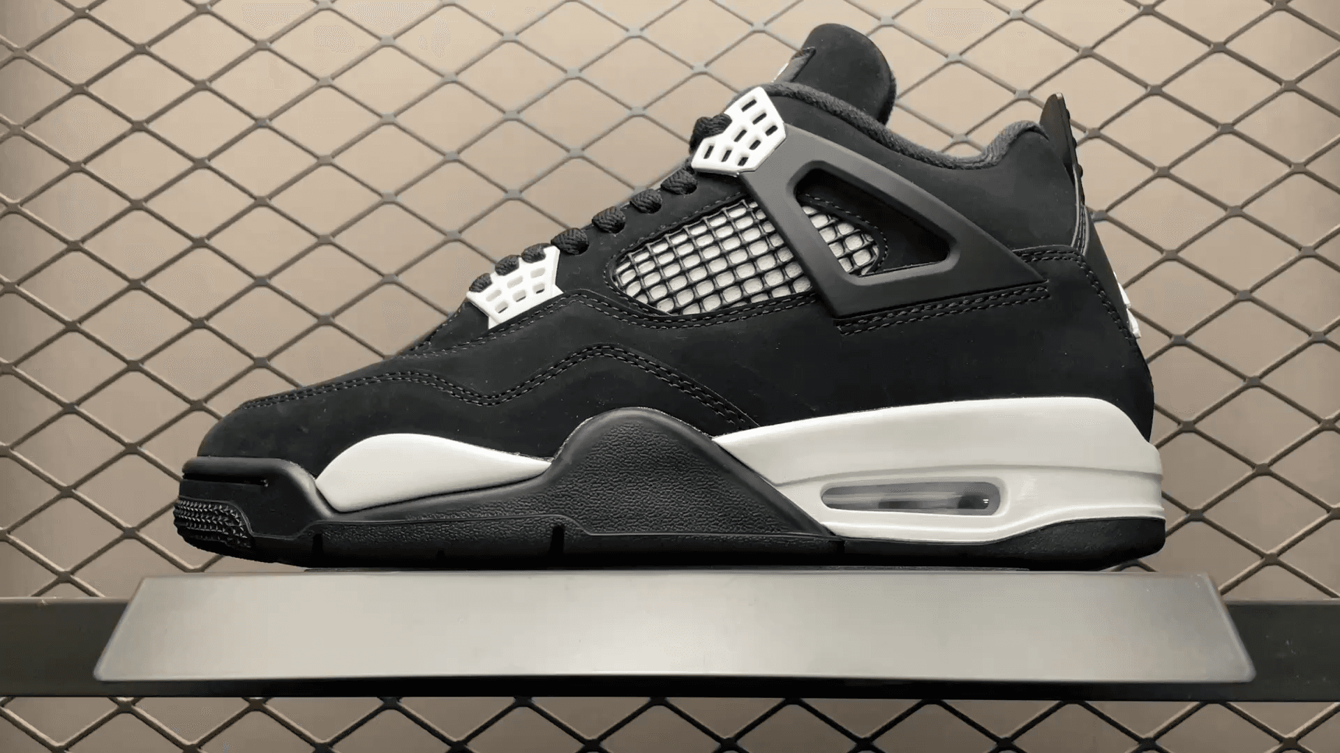 JRD 4 Retro " White Thunder "