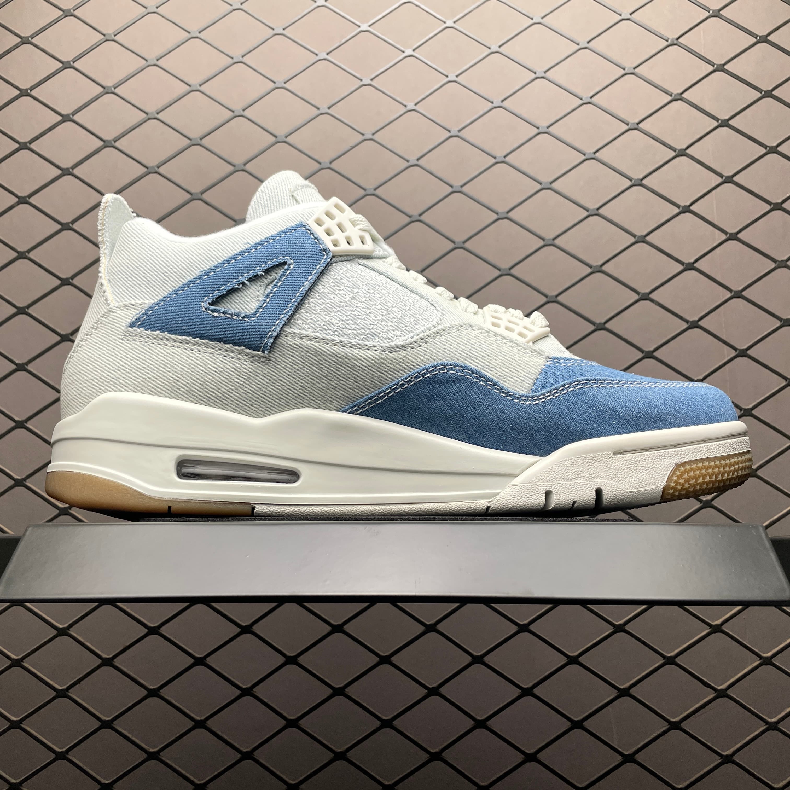 AJ 4 Denim “Worn Blue”2025