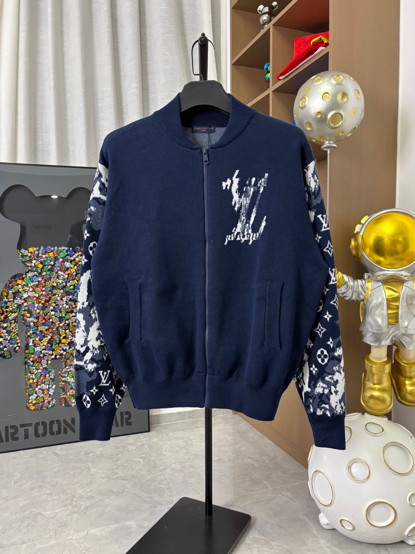L X V sweater 2025ss