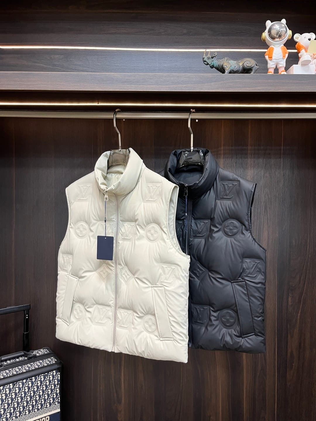 L X V Down vest(Multiple colors)