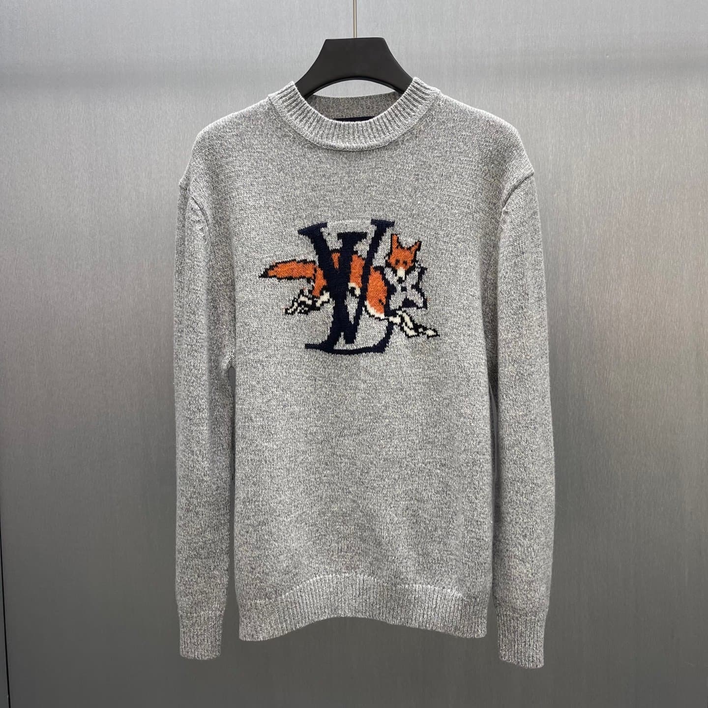 L X V Crew neck sweater