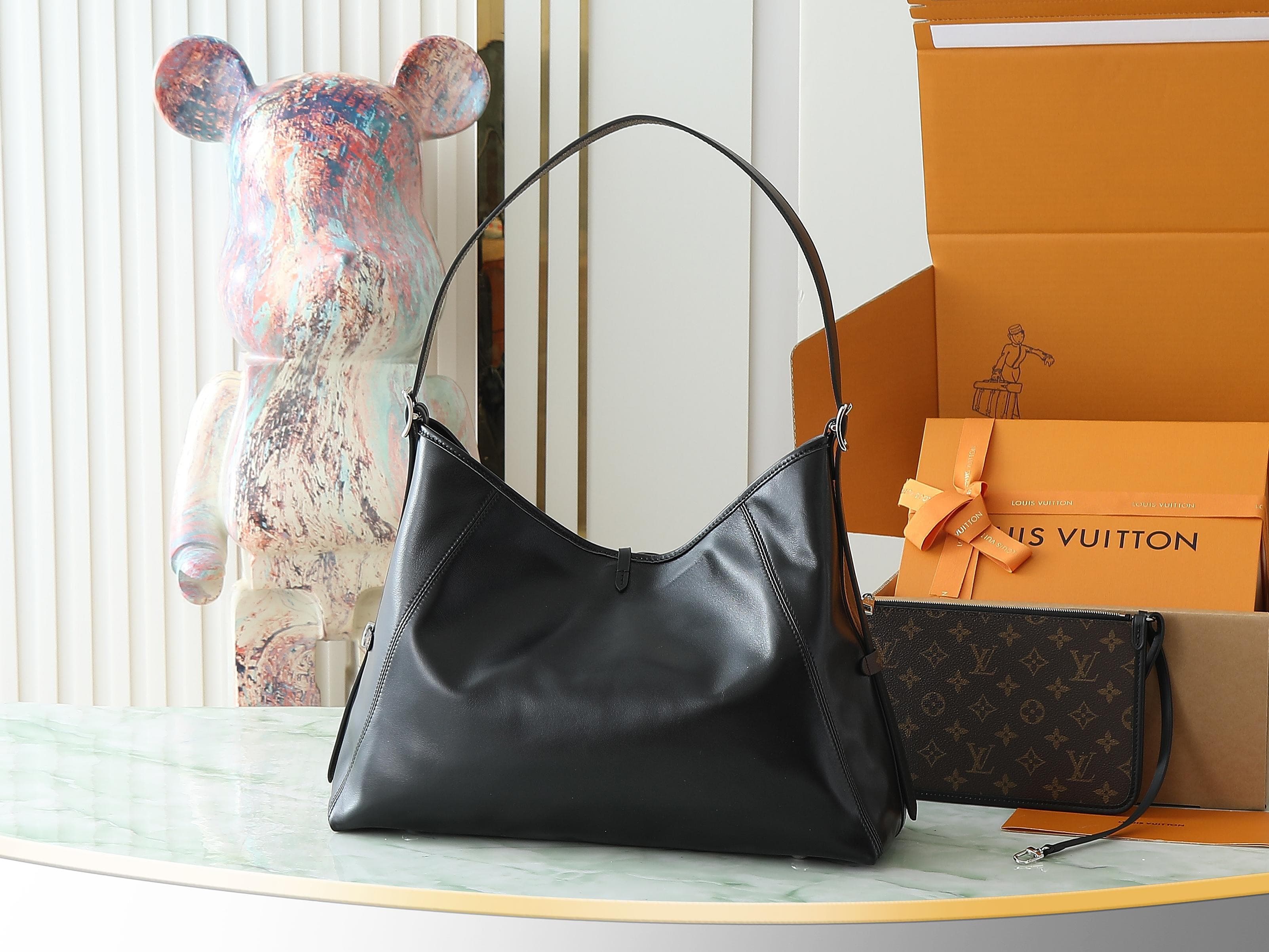L X V CarryAll Dark 39x30x15cm