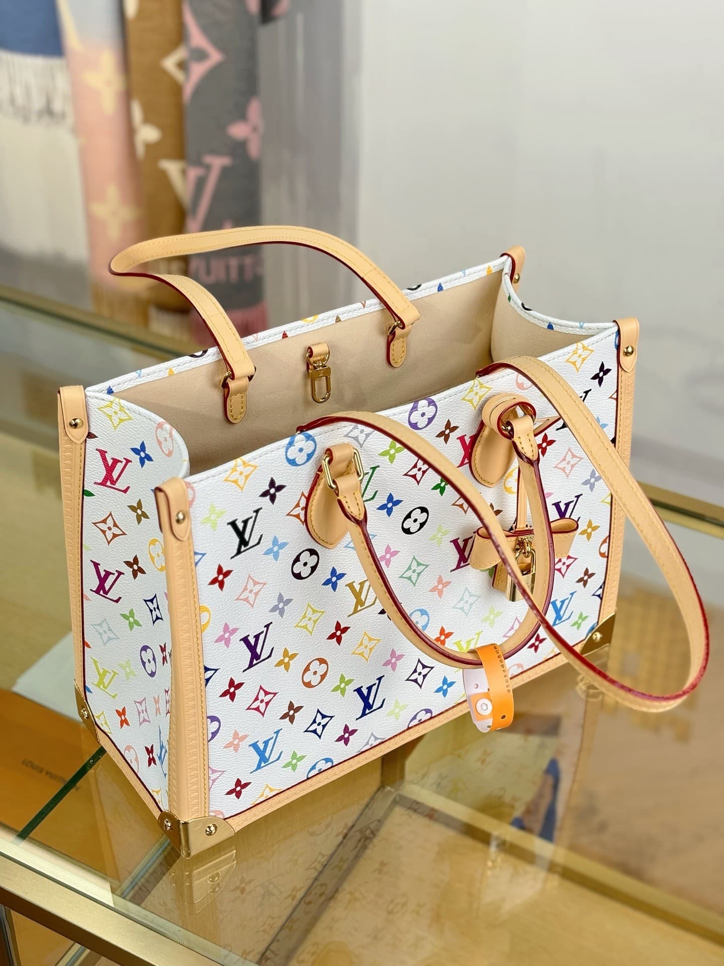 L X V x TM ONTHEGO 35x27x14cm