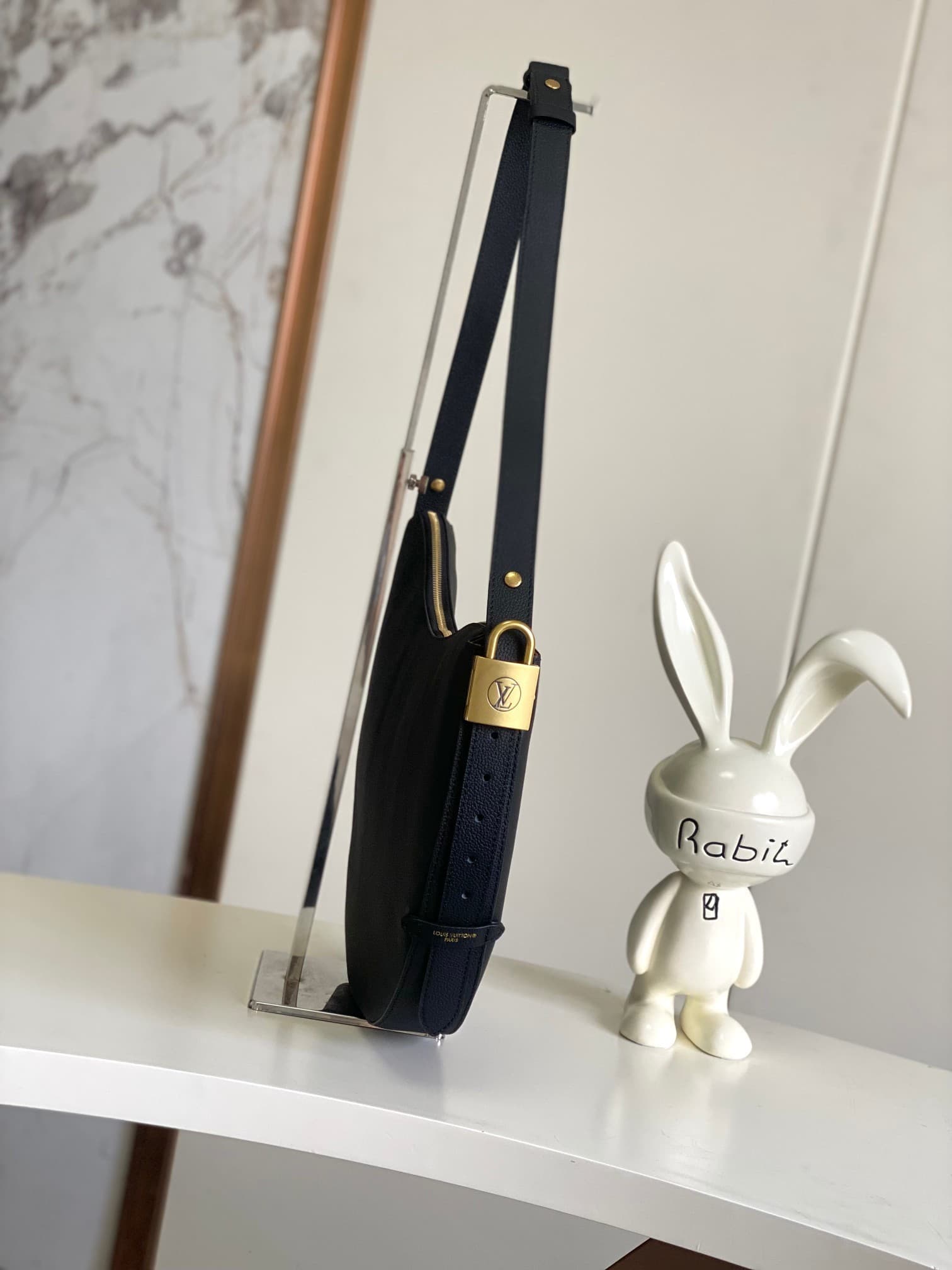 L X V Low Key Cookie M14417 26x5x32cm