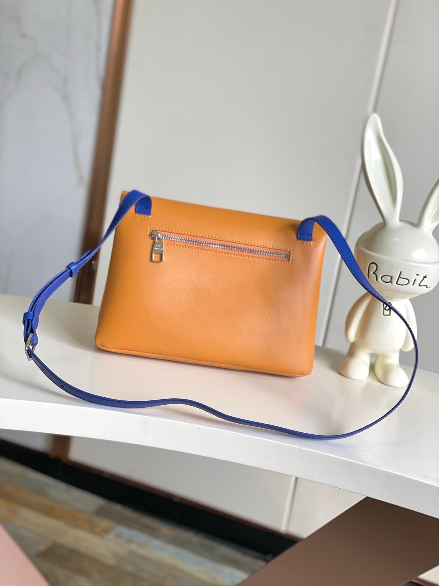 L X V Shoulder bag M12988 24x19x18cm