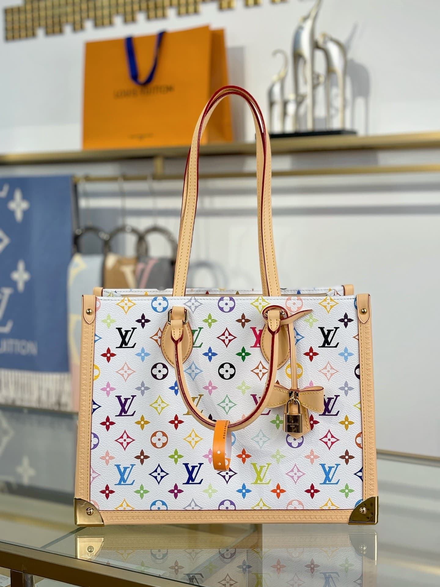 L X V x TM ONTHEGO 35x27x14cm