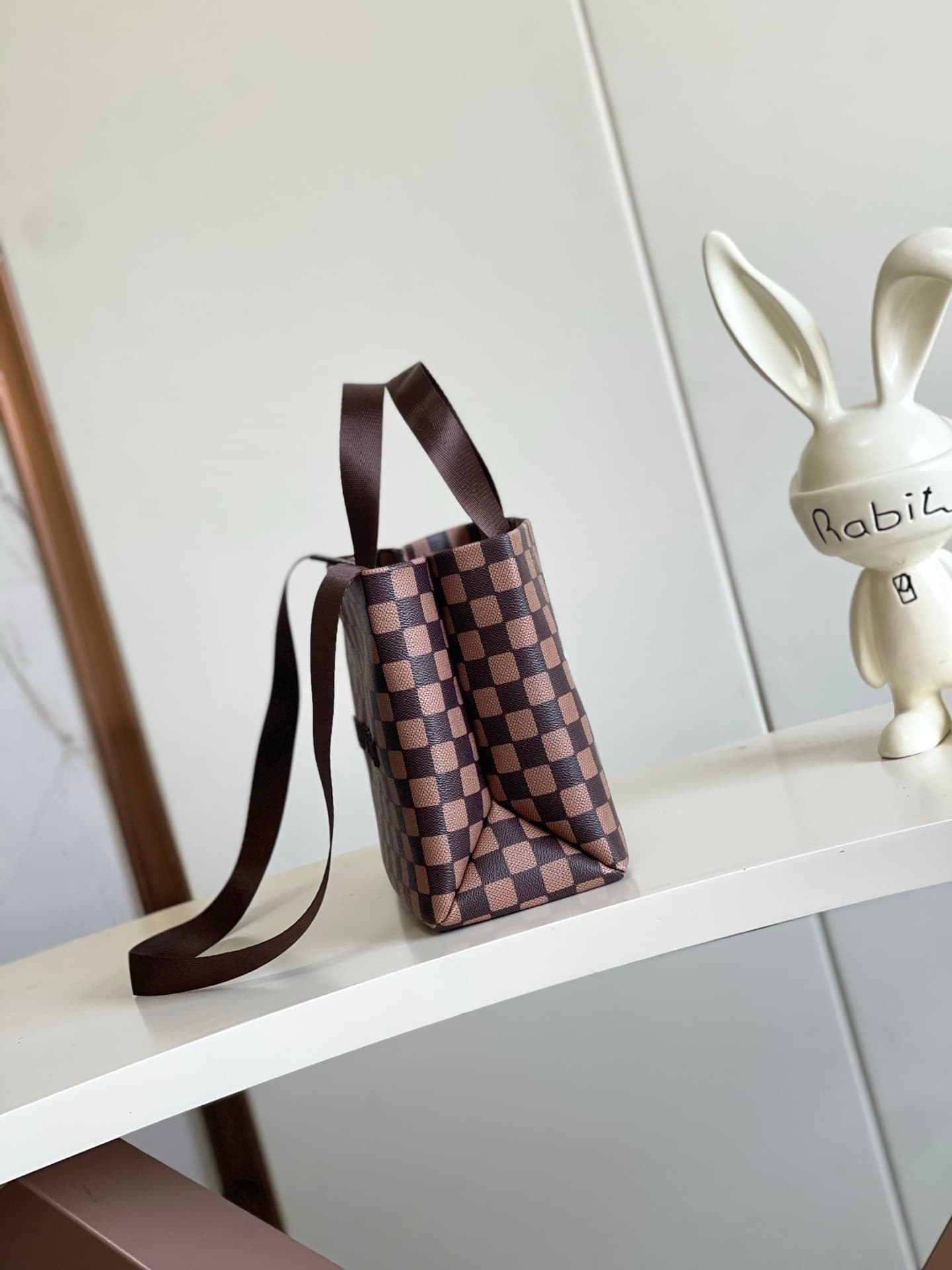 L X V Shoulder bag 25x19x11cm