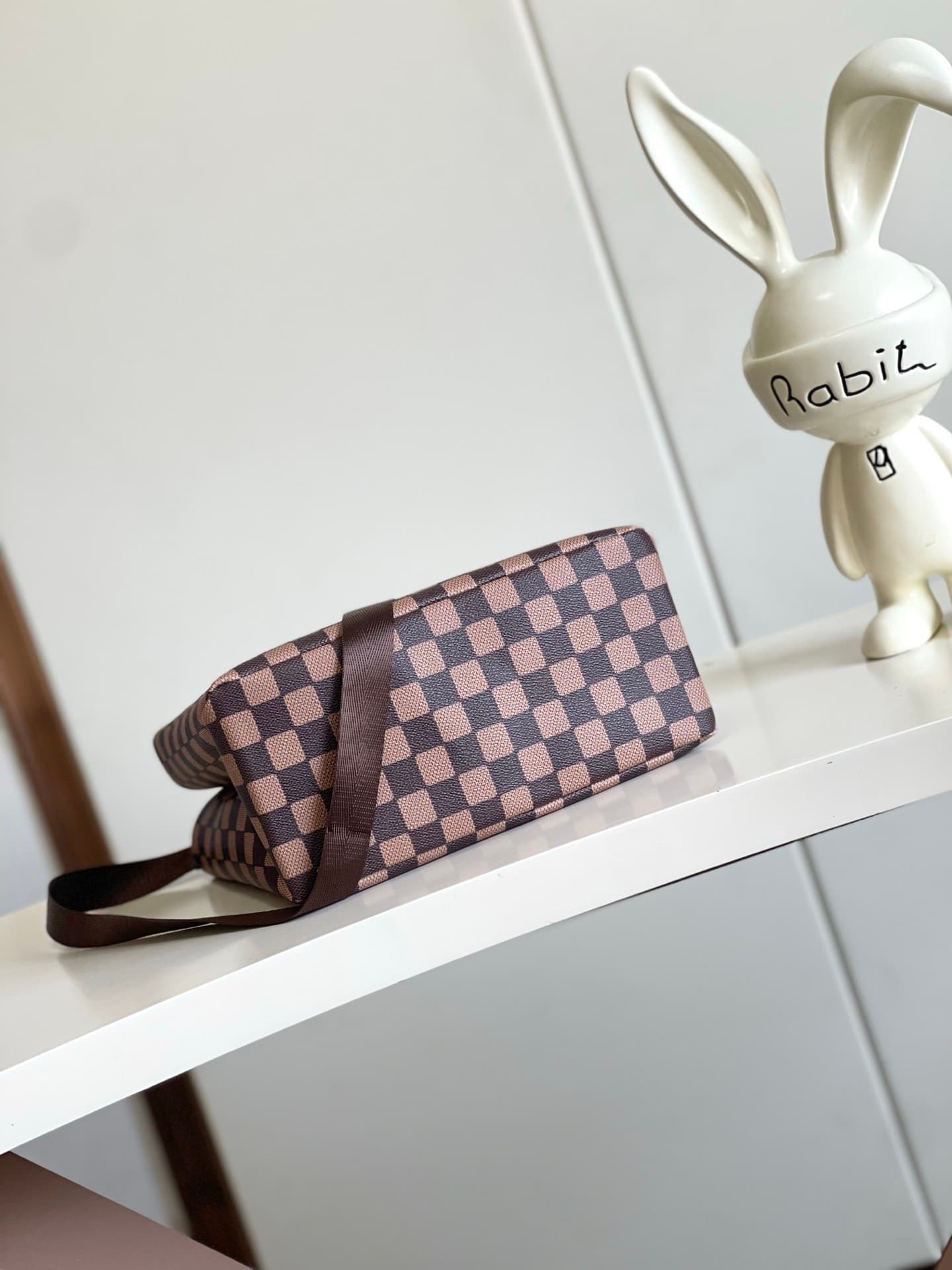 L X V Shoulder bag 25x19x11cm
