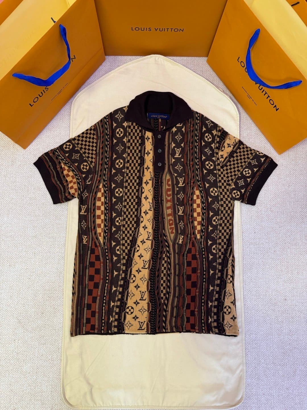 L X V Knitted short sleeve