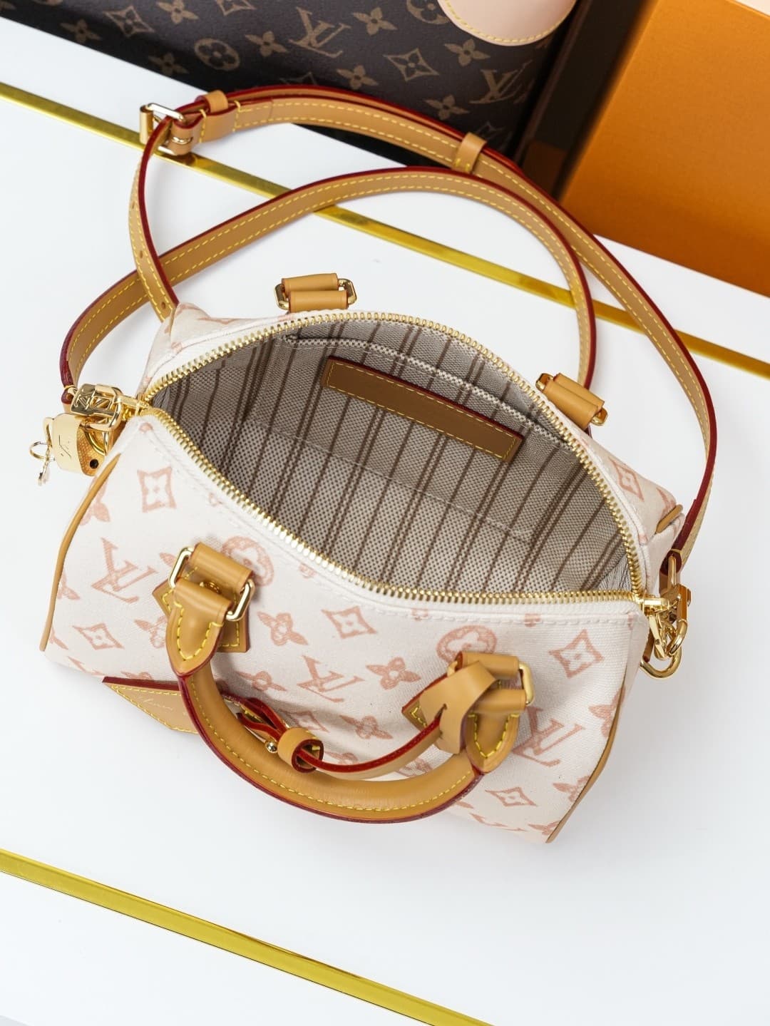 L X V SPEEDY BANDOULIÈRE20 M27951 20.5x13.5x12cm