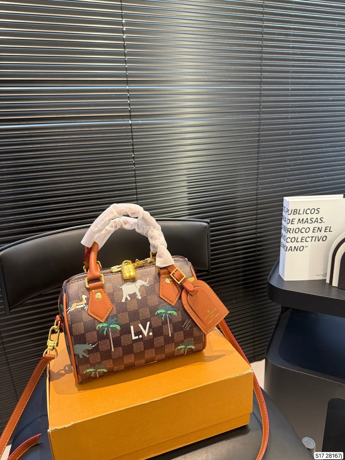 L X V Handbag 20cm