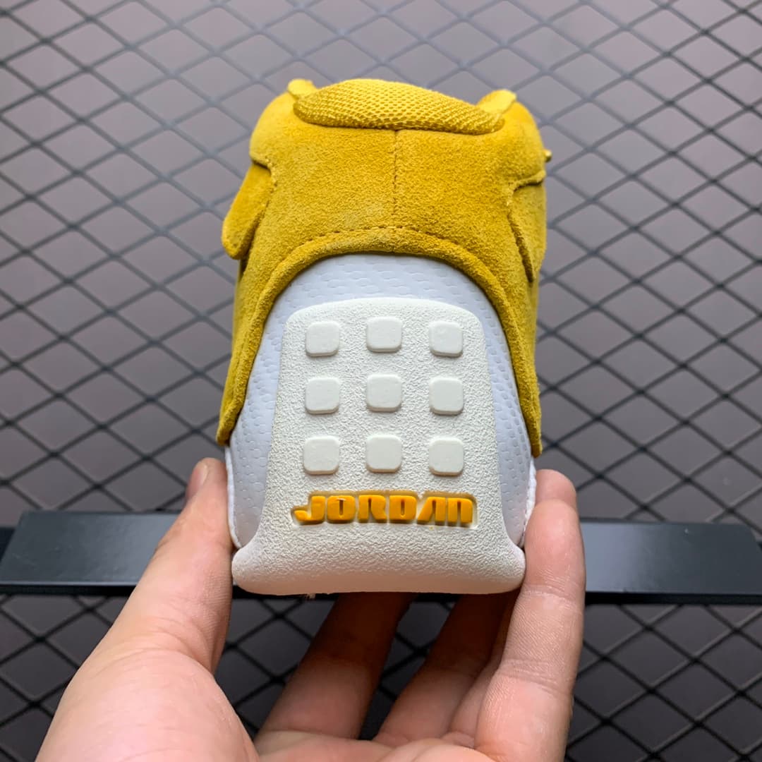 JRD 18 Retro Yellow Ochre AA2494-701