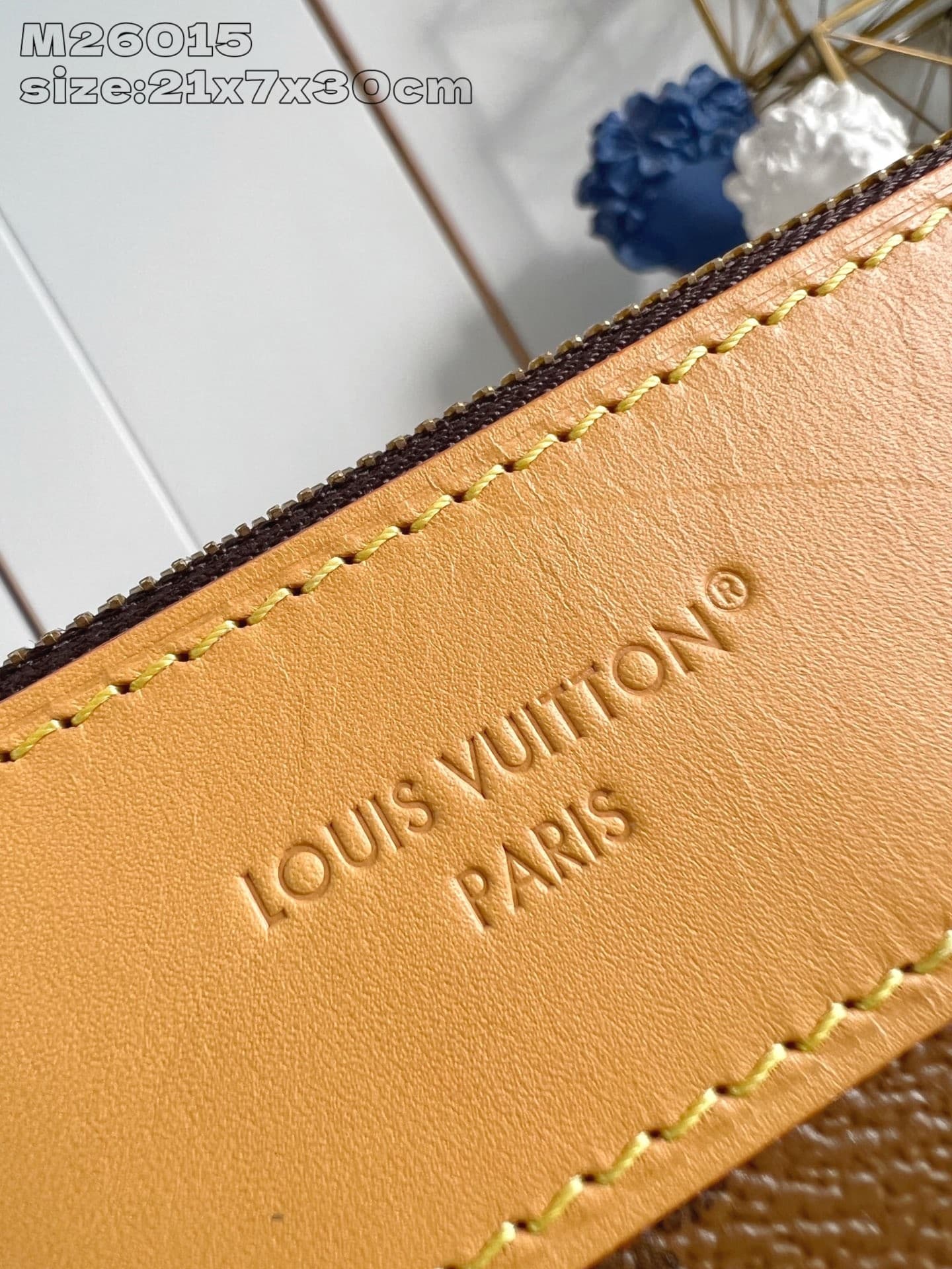 L X V Pochette Voyage Souple Clutch bag M26015 Size:21x7.5x30cm