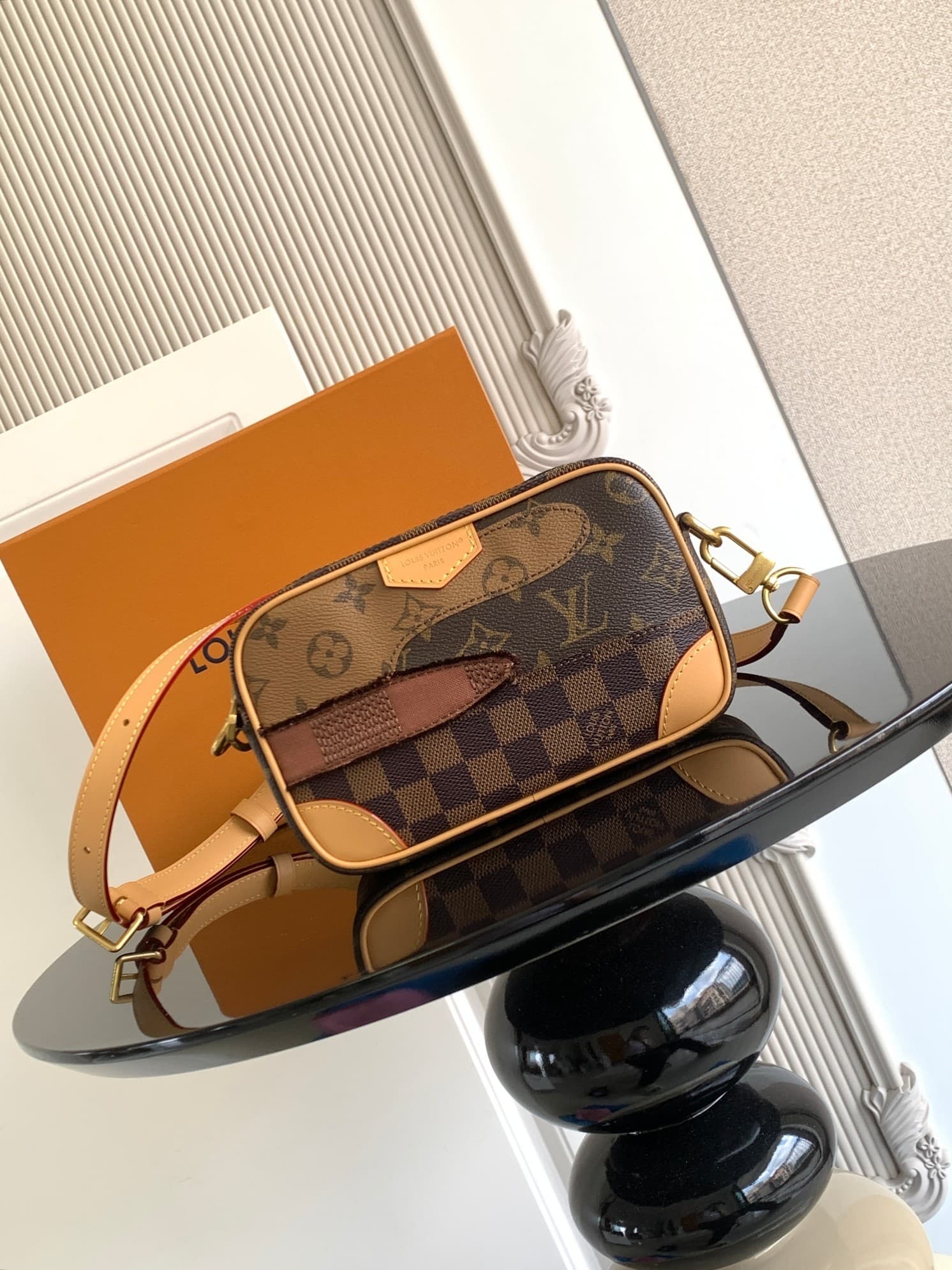 L X V 𝐓𝐫𝐨𝐜𝐚𝐝é𝐫𝐨 M26020 Size:20x13x6.5cm