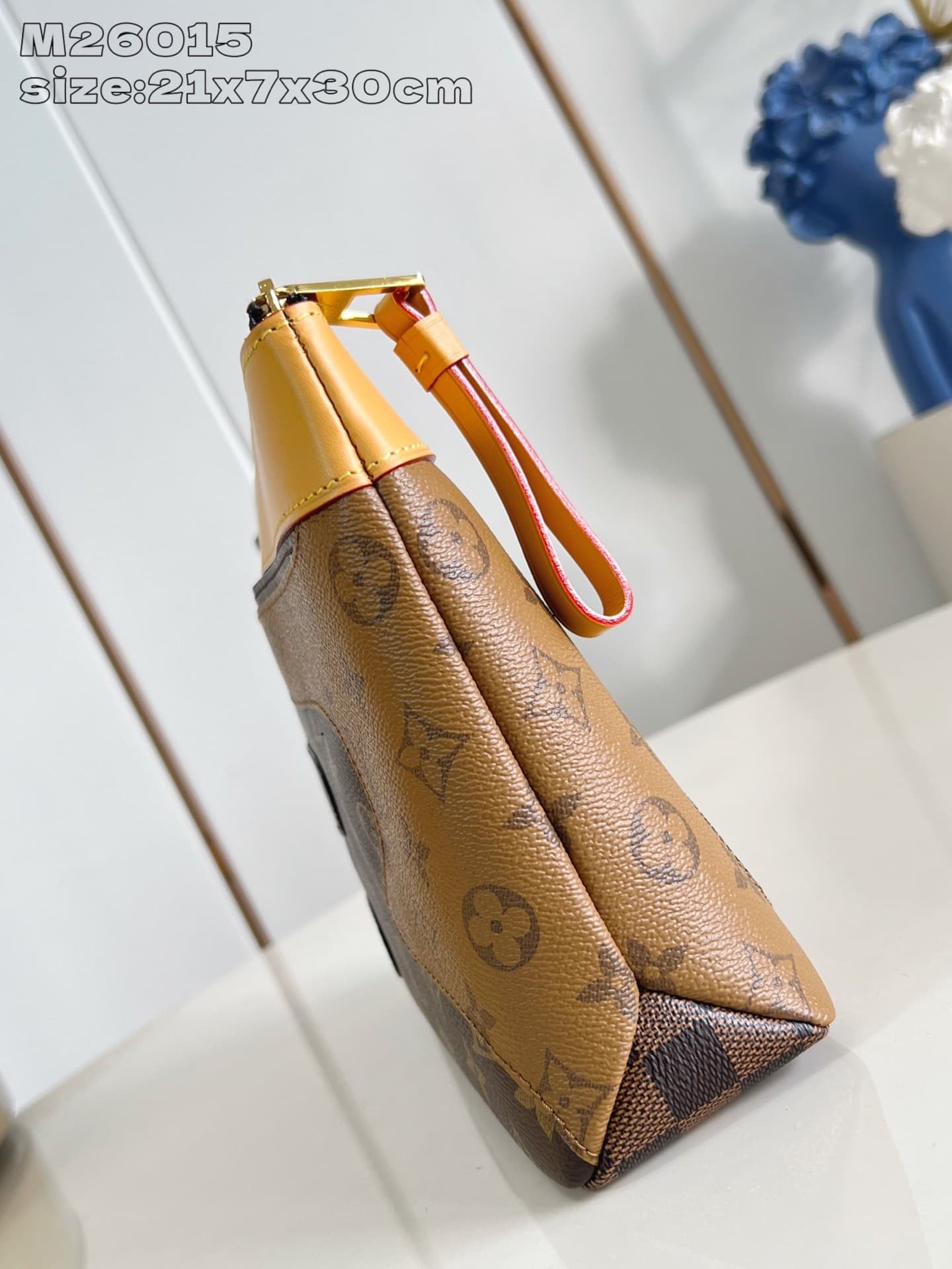 L X V Pochette Voyage Souple Clutch bag M26015 Size:21x7.5x30cm