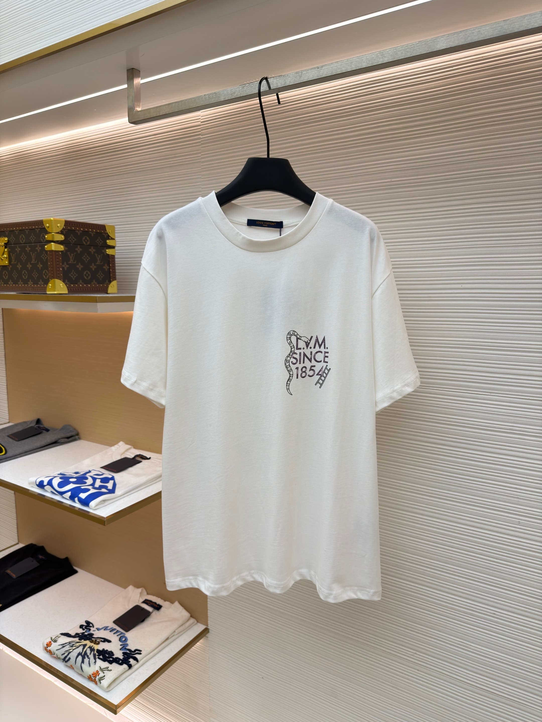 L X V T-shirt