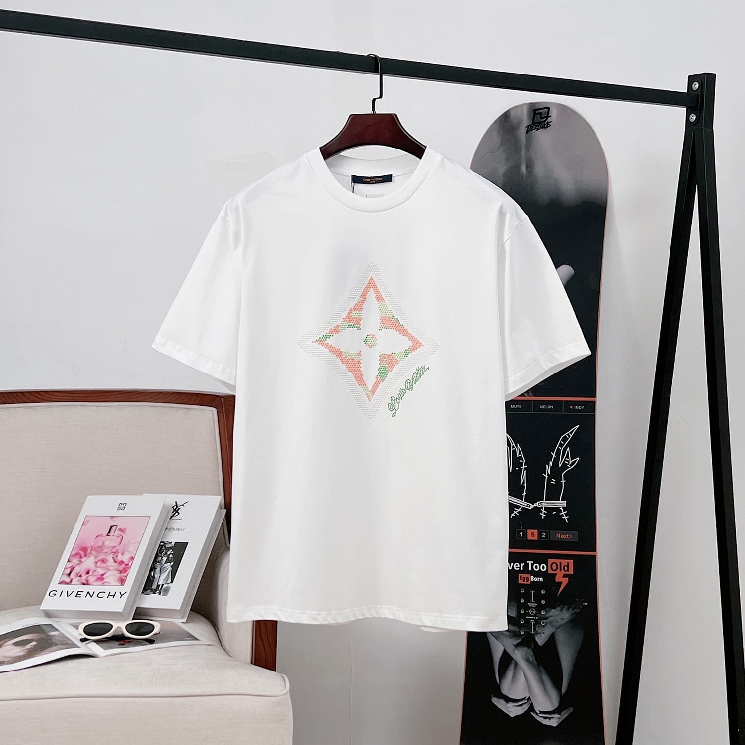 L X V T-shirt