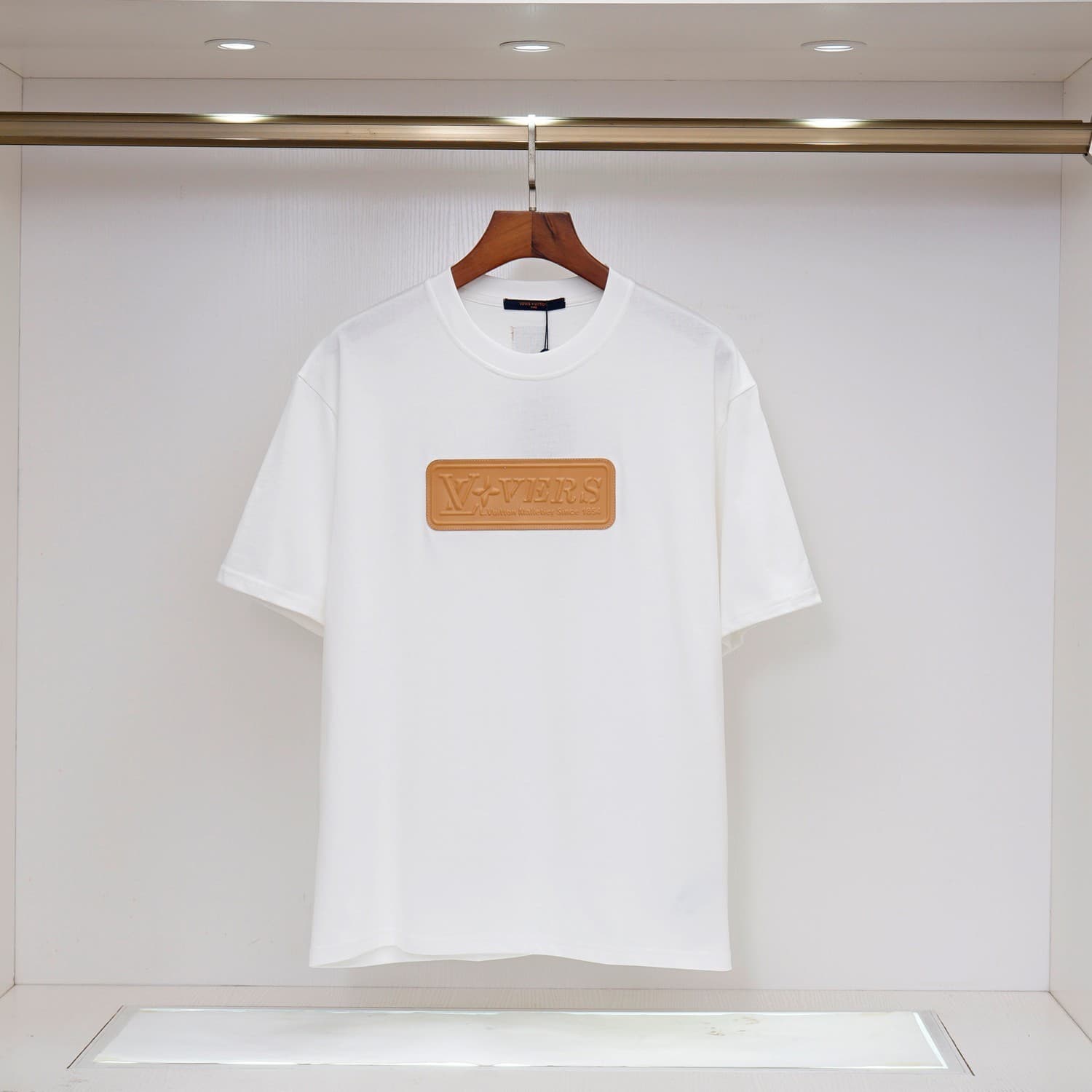 L X V T-shirt