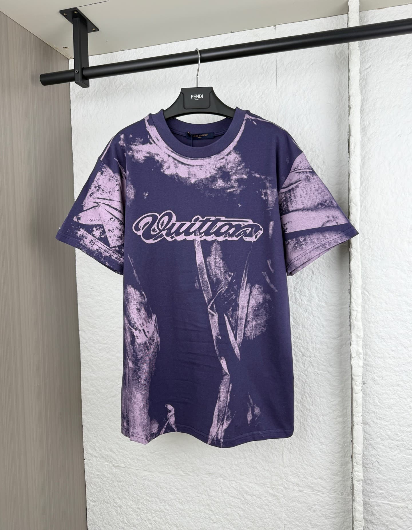 L X V T-shirt